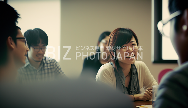 若い日本人が多様性のあるアパレル会社のグループディスカッションに参加
